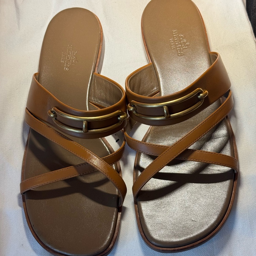 Hermès Claire Sandal Gold hardware women’s size 10